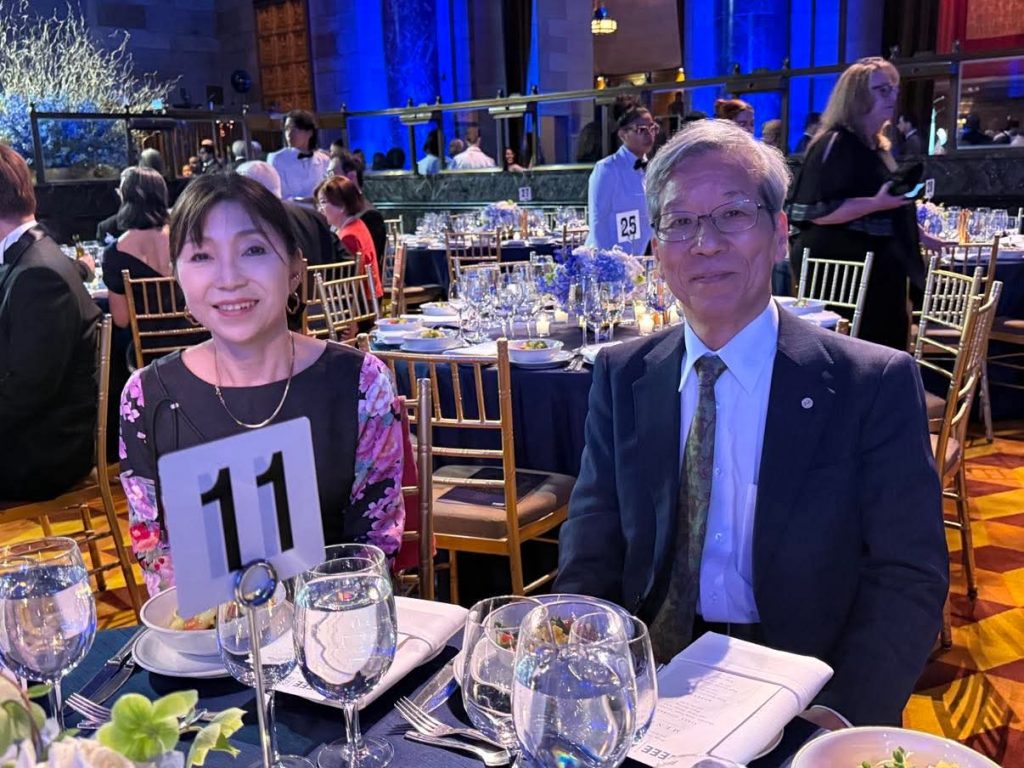Prof. Takako Hashimoto and Prof. Akinori Nishihara celebrated Toshio.